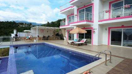 Villa Pinky | Kalkan Tam Korunaklı Havuzlu Villa