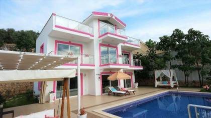 Villa Pinky | Kalkan Tam Korunaklı Havuzlu Villa